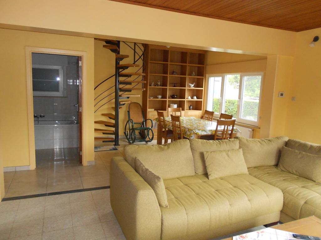 Gite De La Rhosnes Amougies Room photo